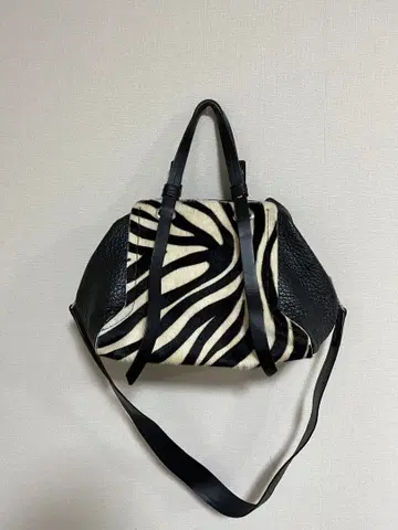 이탈리아제 송치 가죽 2way 백 제브라 패턴