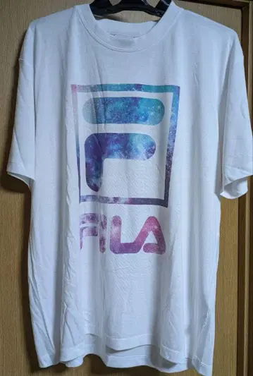 FILA 그라데이션 로고 T셔츠 L 사이즈
