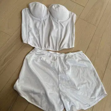 화이트 브라이덜 이너