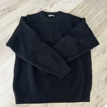 AURALEE 블랙 울 리브 스웨터