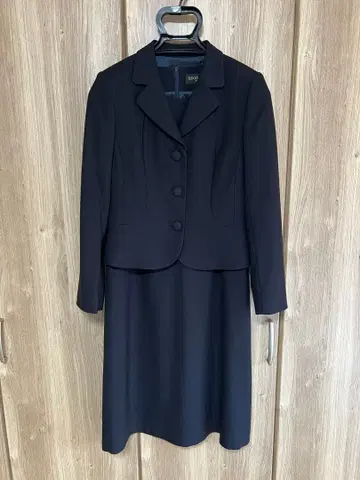 ESCOMUL 네이비 수트 사이즈 9