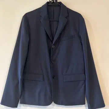 투모로우랜드 자켓 네이비 시착만 한 상품