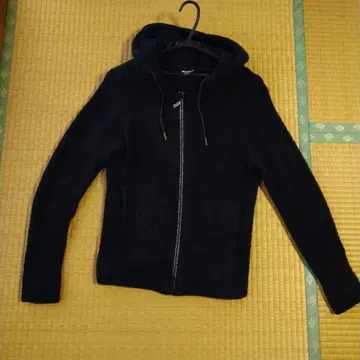 AHUHAUALES 블랙 후드 부착 후드티