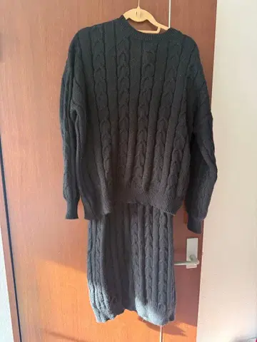 블랙 케이블 짜임 니트 셋업