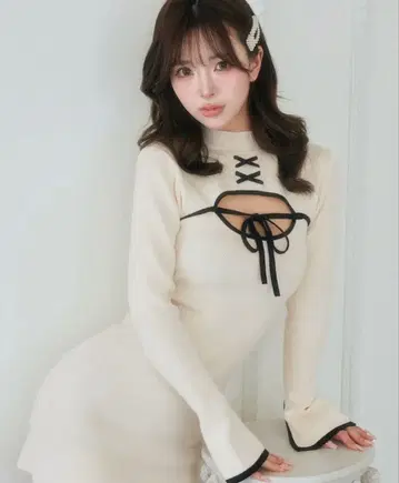 다리치 프론트 오픈 리본 니트 미니 원피스 아이보리 FL