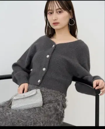 새상품급 스나이델 그레이 버튼 니트 가디건