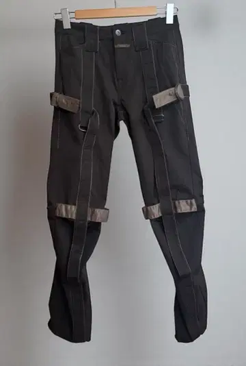 [ 마리떼 프랑소와 저보 ] 입체 재단 본티지 팬츠