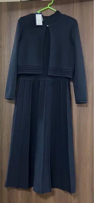 Maglie le cassetto 원피스 및 가디건 세트 택 포함 새상품