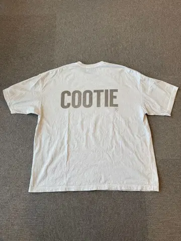 COOTIE 피그먼트T셔츠 아이보리