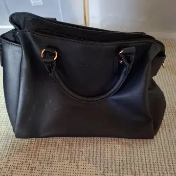 블랙 합성 피혁 핸드백