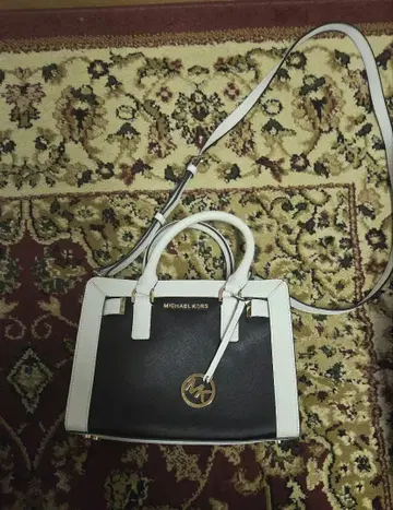 MICHAEL KORS 블랙/화이트 토트백 숄더백