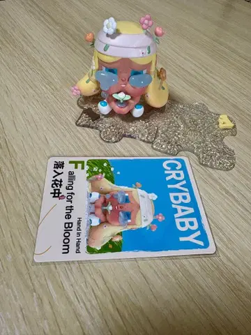 popmart crybaby 크라이베이비 피규어