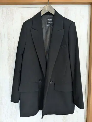 ZARA 블랙 더블 버튼 자켓