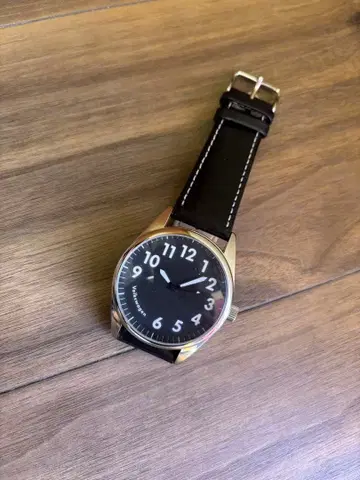 쿼츠 손목시계 블랙 라운드 다이얼