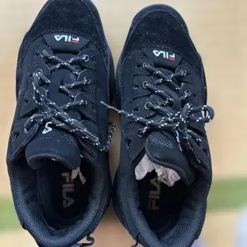 FILA 블랙 스니커즈
