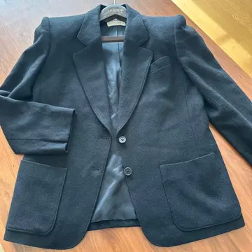 준 아시 다 울 자켓