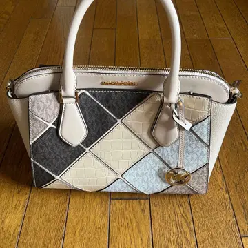 마이클코어스 백 새상품급