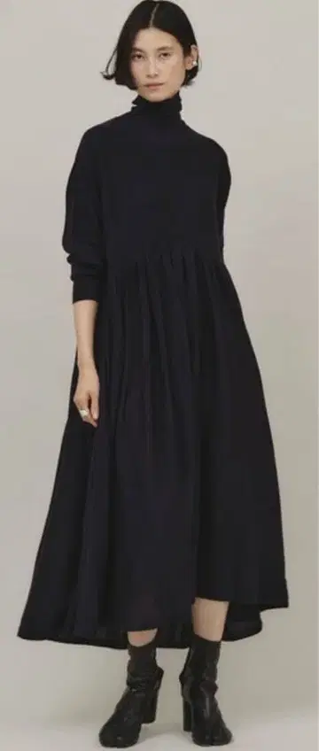 새상품급 캘런솔로지 울 하이넥 개더 원피스 블랙