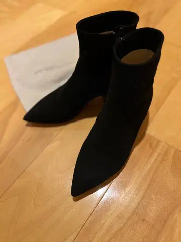 블랙 스웨이드 스틸레토 부츠