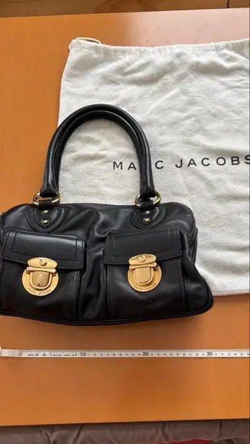 MARC JACOBS 블랙 핸드백