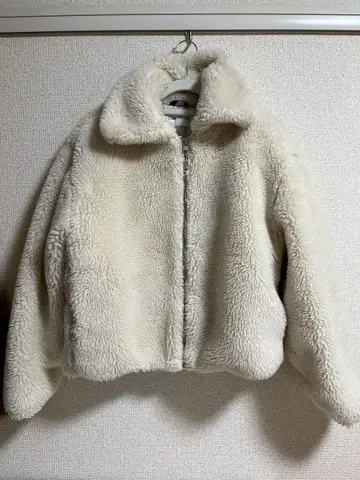 Calvin Klein 백 모노그램 쉘파 자켓