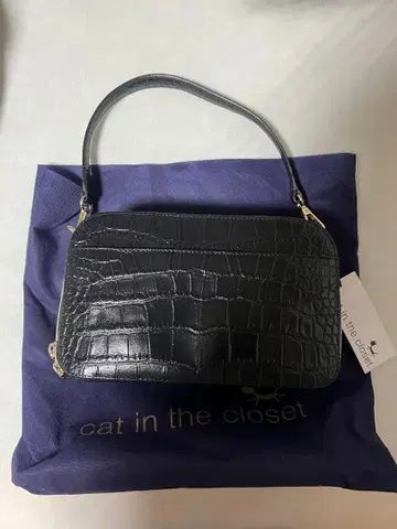 cat in the closet 블랙 핸드백