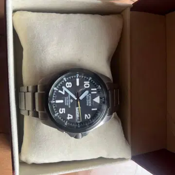 CITIZEN Eco-Drive H100 블랙