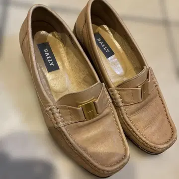 BALLY 베이지 로퍼