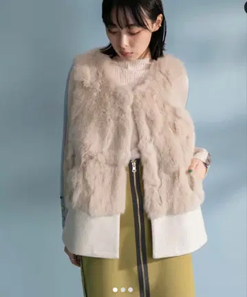 새상품급 에이미 로우 퍼 베스트