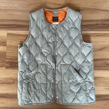 TAION / 타이온 MILITARY CREW NECK DOWN VEST
