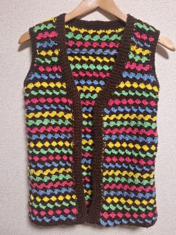 컬러풀 니트 슬리브리스 베스트