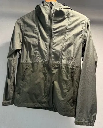 THE NORTH FACE M 사이즈 뷰티 앤 유스 별주 모델