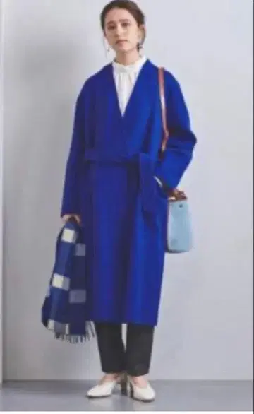 허리 리본 포함 롱 코트 파랑 유나이티드 애로우즈 노카라