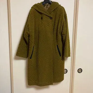 후드 부착 롱 코트