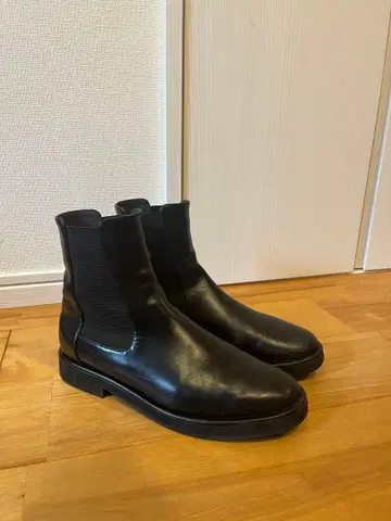 GRISE 블랙 가죽풍 사이드 고어 부츠