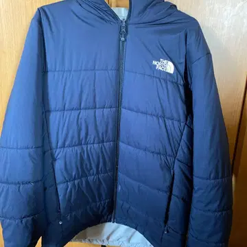 THE NORTH FACE 후드 부착 다운 자켓 네이비/그레이