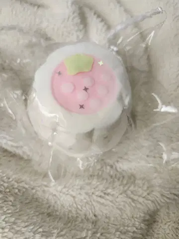 도톰 딸기 푸딩 스퀴즈