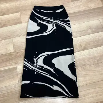 새상품급 마블 패턴 롱 스커트