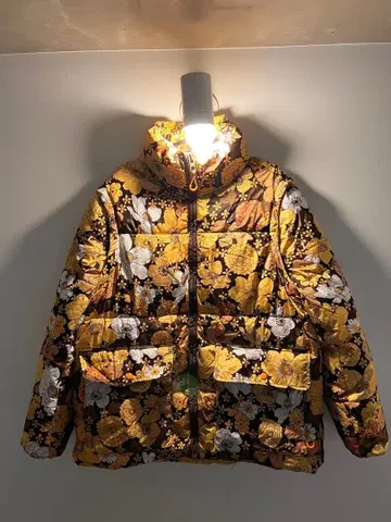 ZARA 꽃무늬 다운 자켓