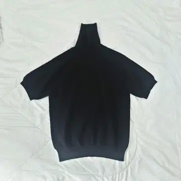 타비 인터내셔널 터틀넥 반팔 니트 M 블랙