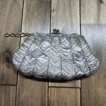 ROPE 비즈 자수 클러치백