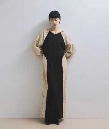 ADAM ET ROPE' 프론트 ZIP 콤비 개더 원피스