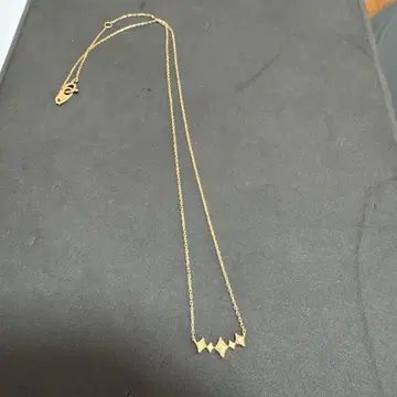 새상품급 ete 골드 다이아몬드형 목걸이