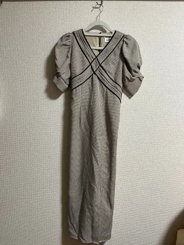 Lily brown 릴리 브라운 크로스 디자인 원피스