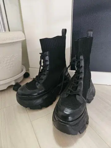 레이스업 삭스 부츠 블랙 M PAGEBOY