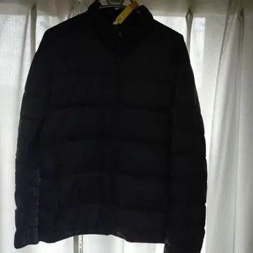 UNIQLO 블랙 울트라 라이트 다운 새상품급