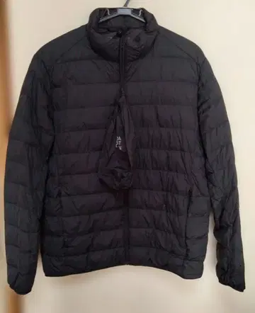 유니클로 울트라 라이트 다운 블랙 자켓 L 사이즈