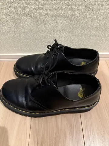 닥터 마틴 블랙 3홀 슈즈