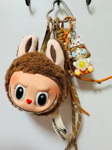 러브부 페이스 키링 자라키