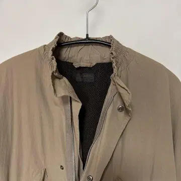 INTHEMARKET 베이지 후드 부착 자켓